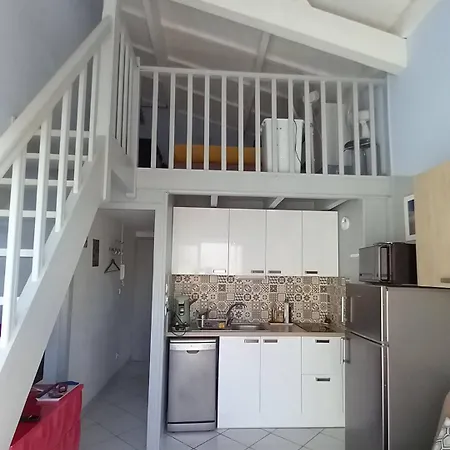 Mezzanine Proche De La Et Commerces Agde