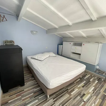 Apartamento Mezzanine Proche De La Et Commerces Agde